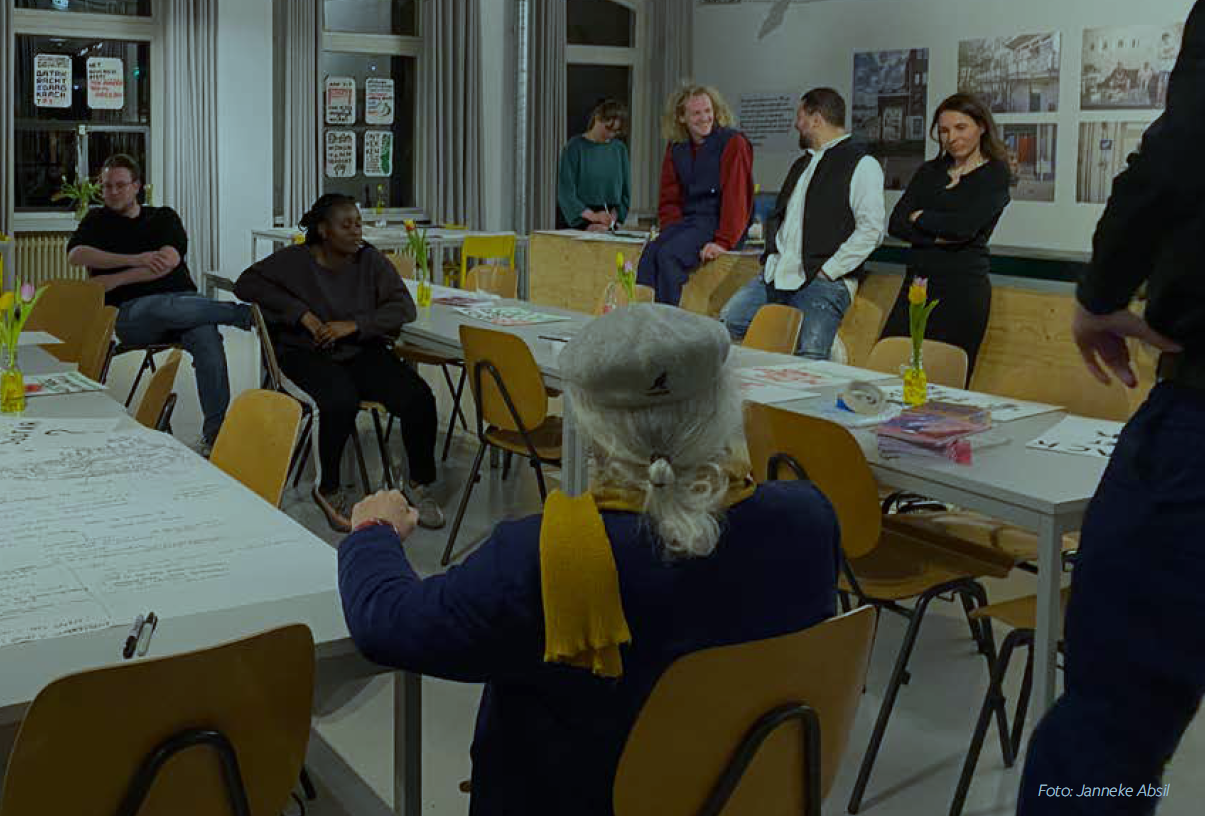 Groep van bewoners Afrikaanderwijk in gesprek