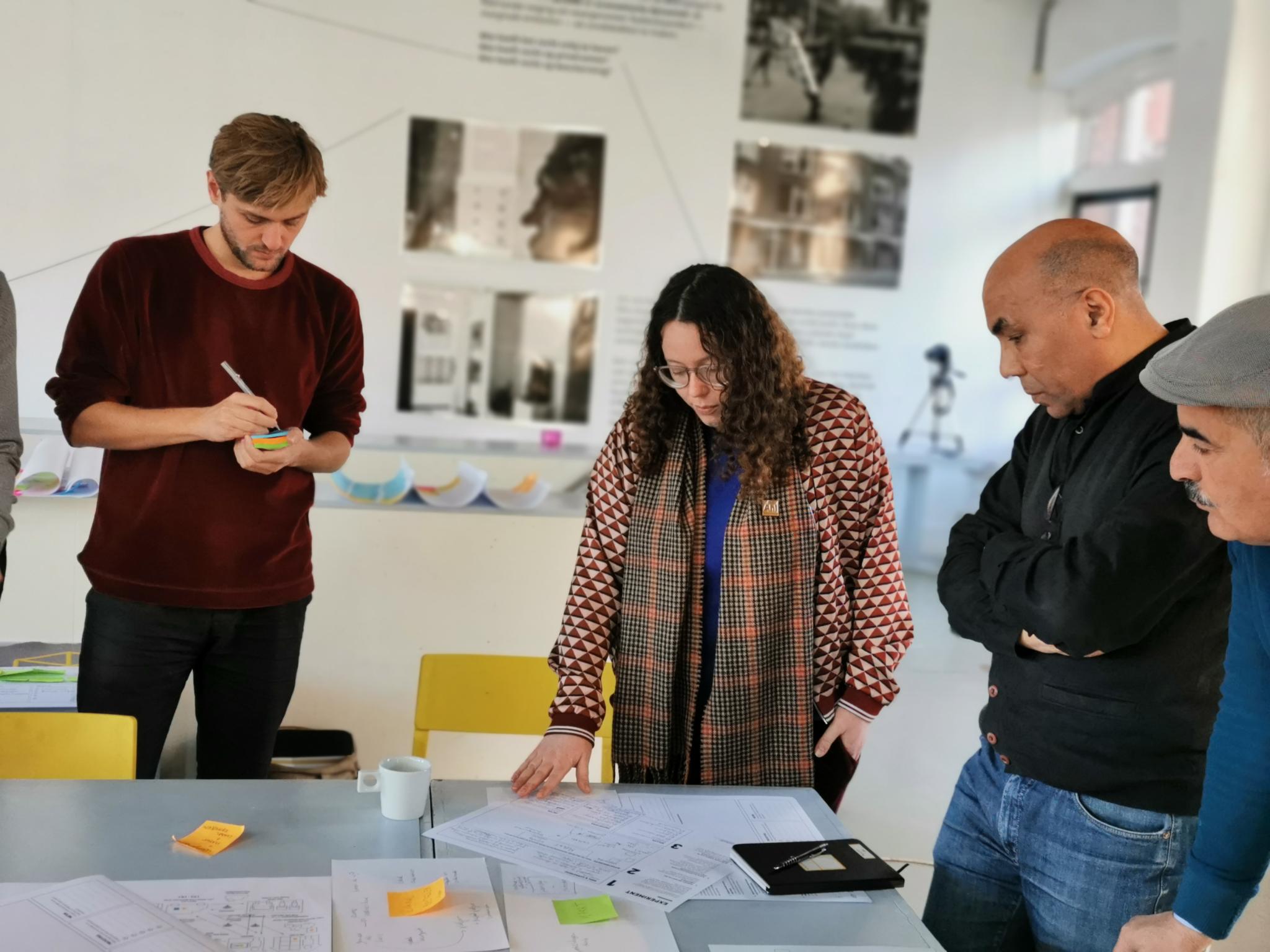 Participants discuss local alternatives for online shopping