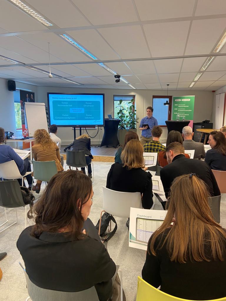 Margot Kersing giving a workshop at the Divosa Benchmark Festival 2022