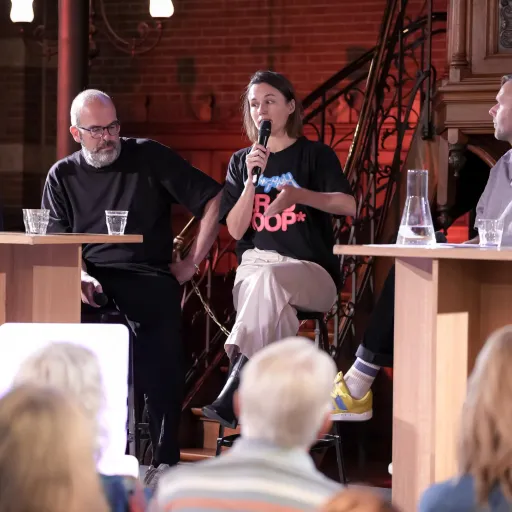 Maxim Februari, Marc Schuilenburg en Evelyn Austin @ Arminius 2026 (Juan van Cotton Visuals)